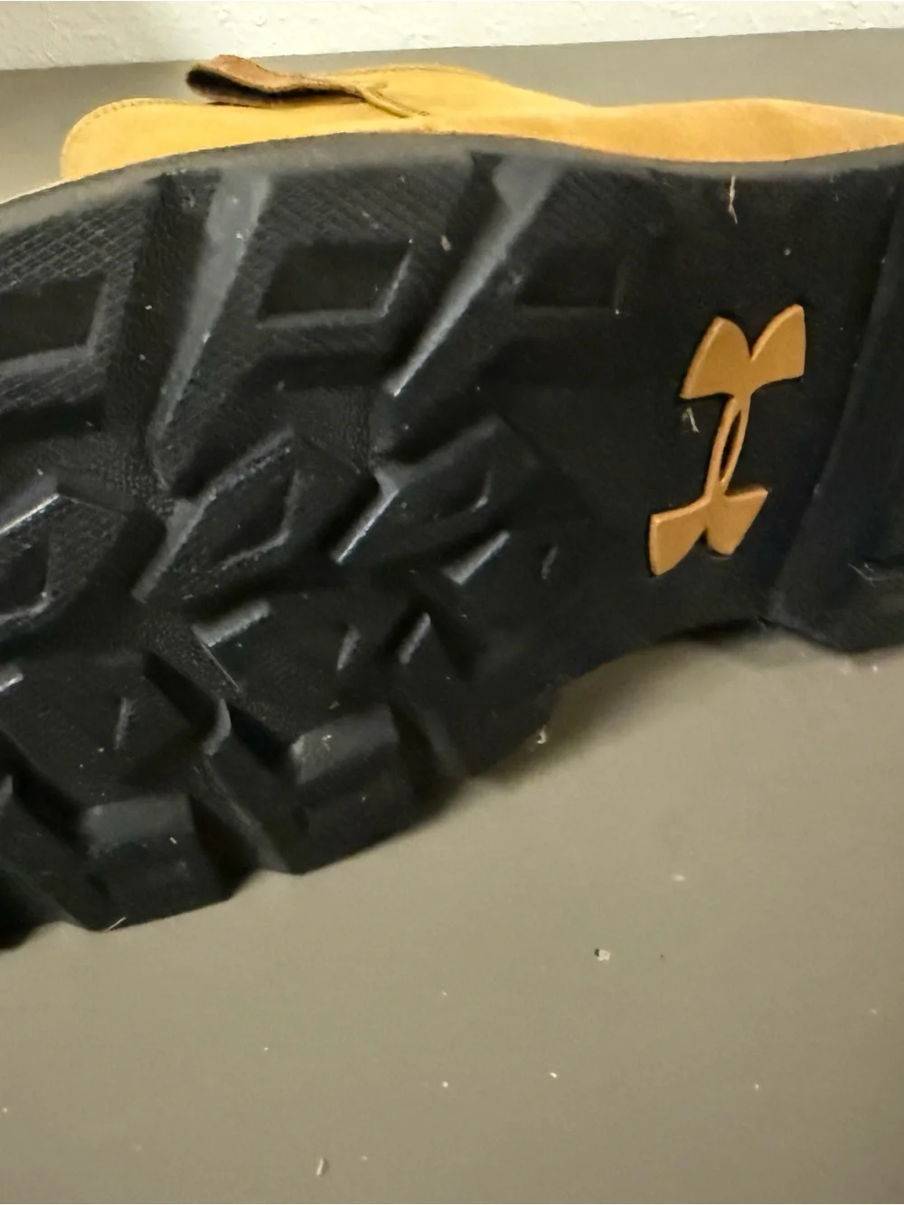 Under Armour Men’s Tan Boots